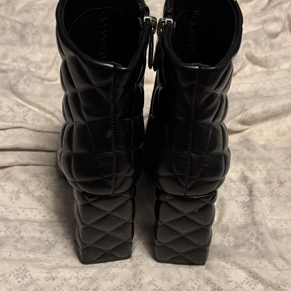 Cape Robbin Black Quilted Ankle Booties - Picture 3 of 6